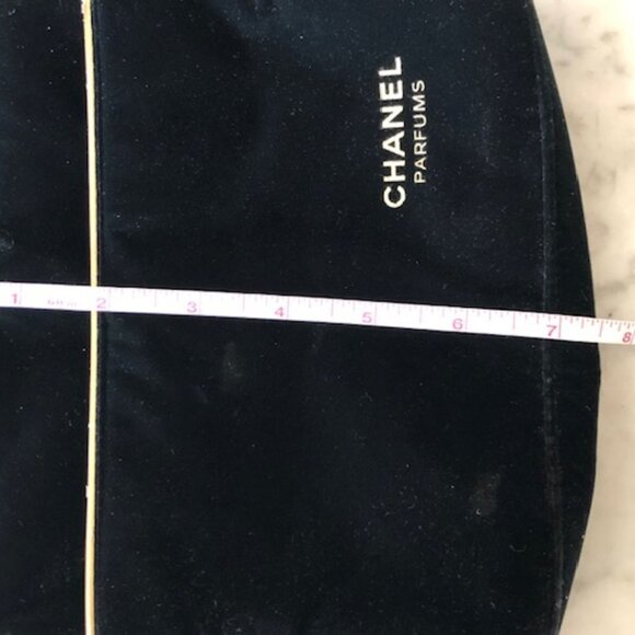 CHANEL Black Velvet Double Zip Top Clutch Cosmetics Parfums Bag - Picture 15 of 17